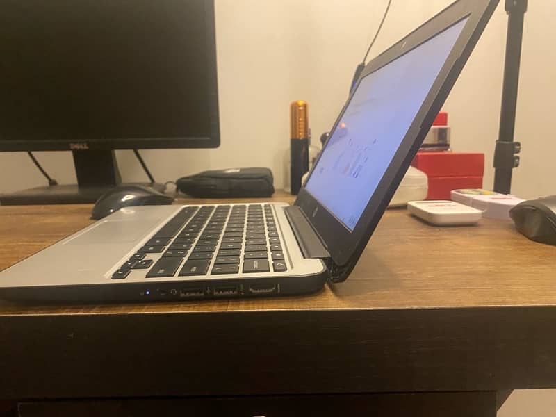 Chromebook very good condition 2