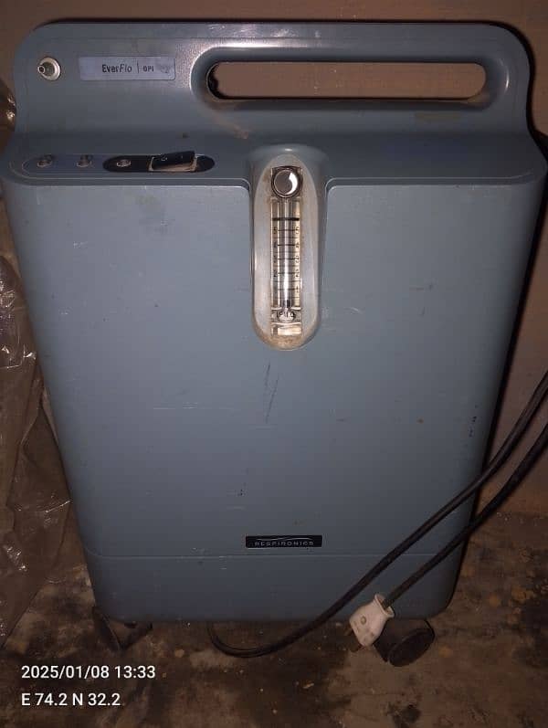 Philips Everflo Oxygen Concentrator, 5 LPM 1