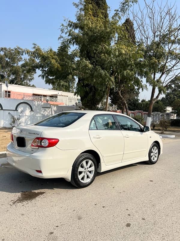 Toyota Corolla Altis 2013 3