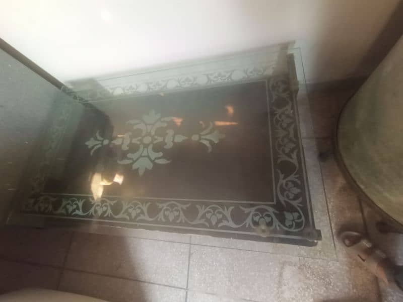 Centre Table for sale 3