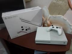 Xbox one S brand new condition with box + orignal wireless controller