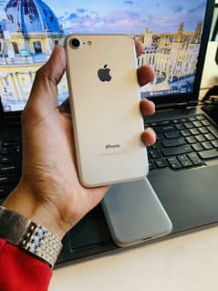 urgent sale iPhone 7