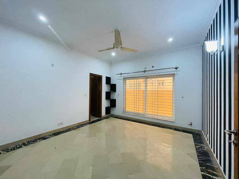 very Prime Located 3 Bed Tiles Flooring Portion Available For Rent in Gulraiz 0