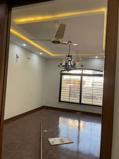 Bahria enclave 10 marla full Hoiuse available for rent