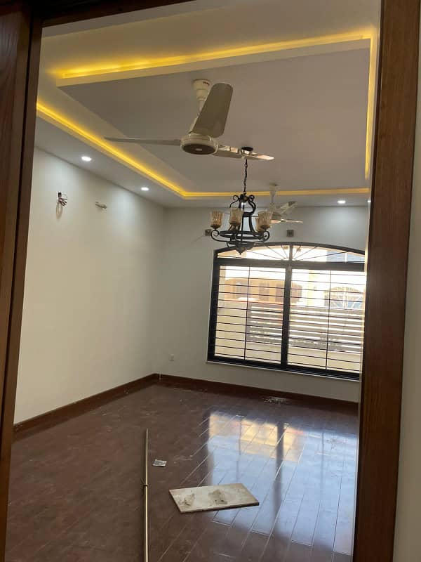 Bahria enclave 10 marla full Hoiuse available for rent 0