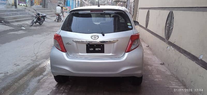 Toyota Vitz 2012 5