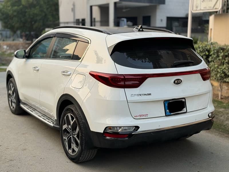 KIA Sportage 2023 FWD 2