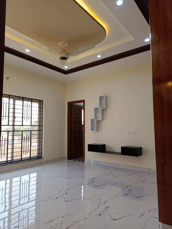 Low Budget 10 Marla House For Sale in Central Block Phase 1 Bahria Orchard Lahore Pakistan. 3