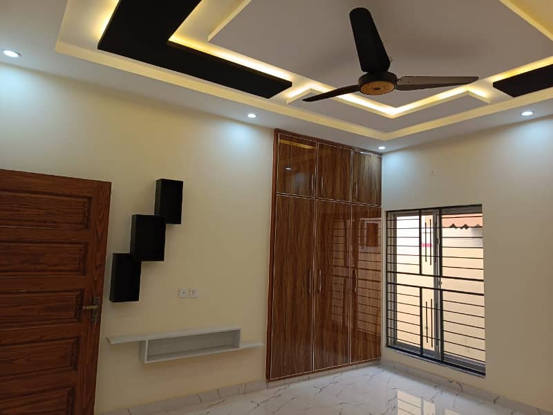 Low Budget 10 Marla House For Sale in Central Block Phase 1 Bahria Orchard Lahore Pakistan. 13