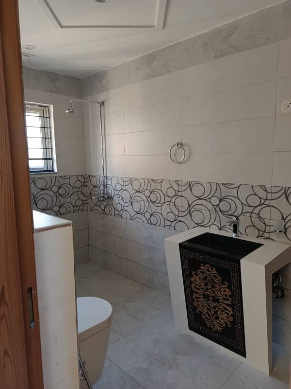 Low Budget 10 Marla House For Sale in Central Block Phase 1 Bahria Orchard Lahore Pakistan. 17