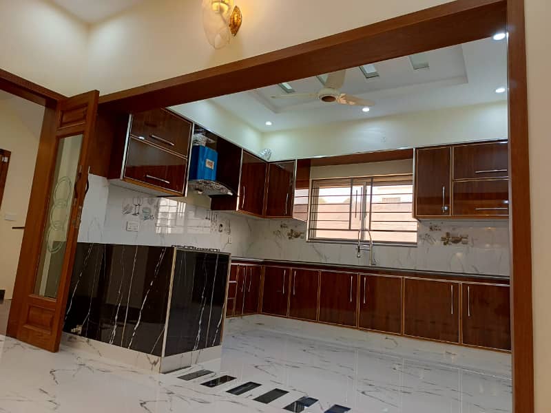 Low Budget 10 Marla House For Sale in Central Block Phase 1 Bahria Orchard Lahore Pakistan. 34