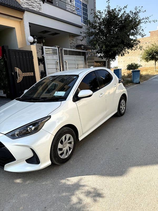 Toyota Yaris Hatchback 2020 1