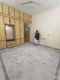 Portion for rent location ayub calony 3bed tv lounge darwing room kitchen 3bath tanks sperat bijli gass miter seprat 1 car porch sepce available