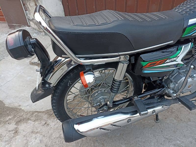 2022/23  model Honda 125 black 5