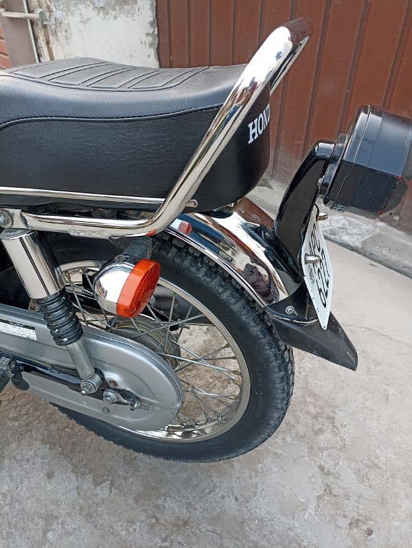 2022/23  model Honda 125 black 10