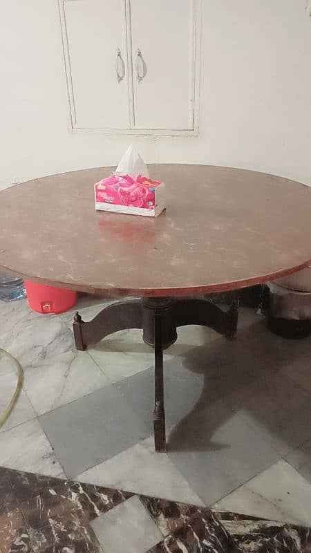 round dinning table for sell 0