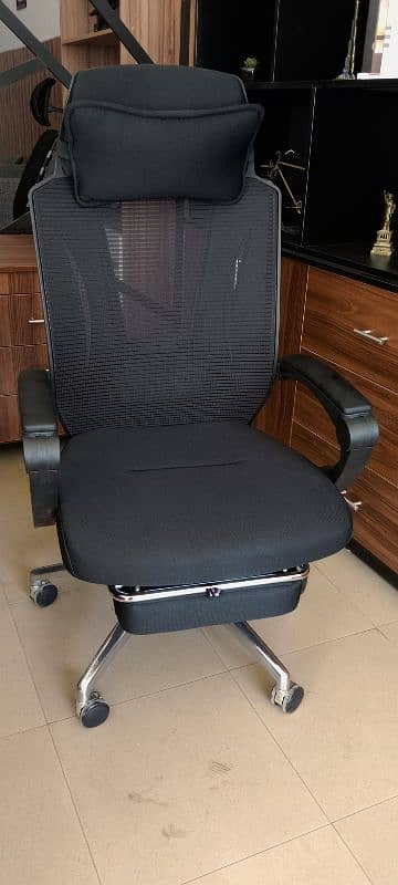 Executive chair/staff chair/office chair 16