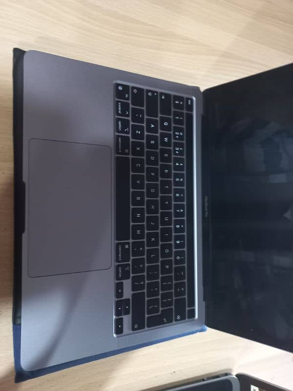 Macbook pro m1 2020 For parts only 2