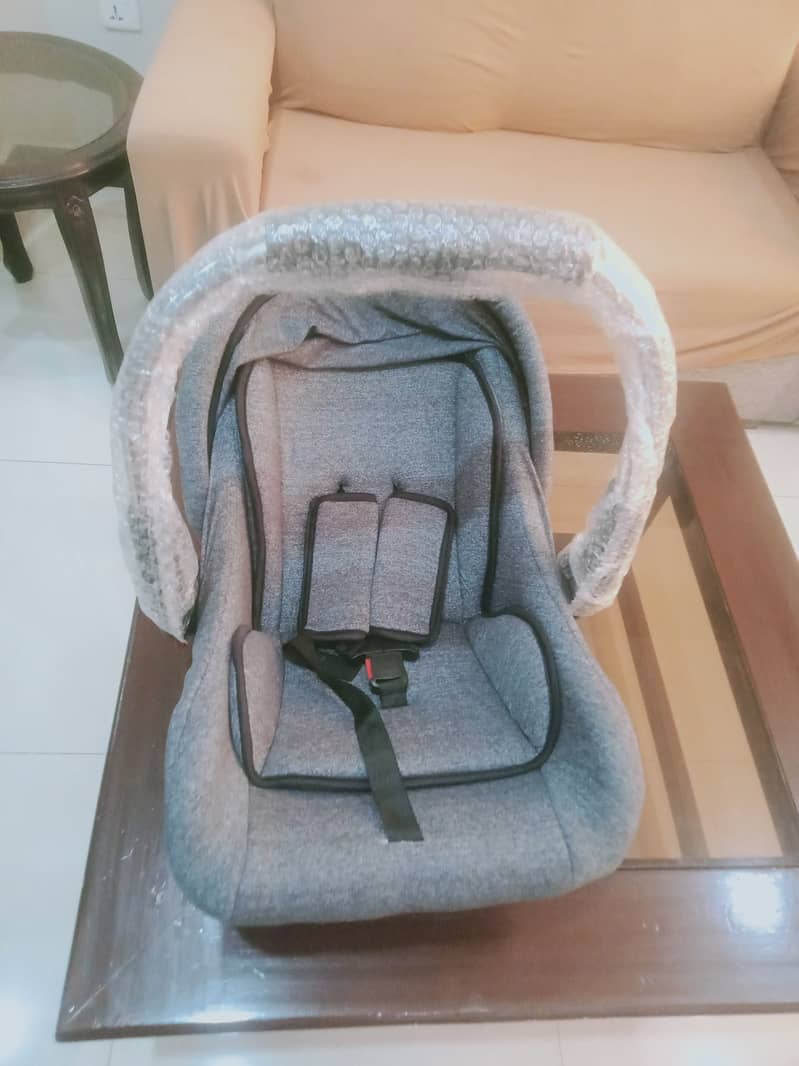 baby carry cot 1