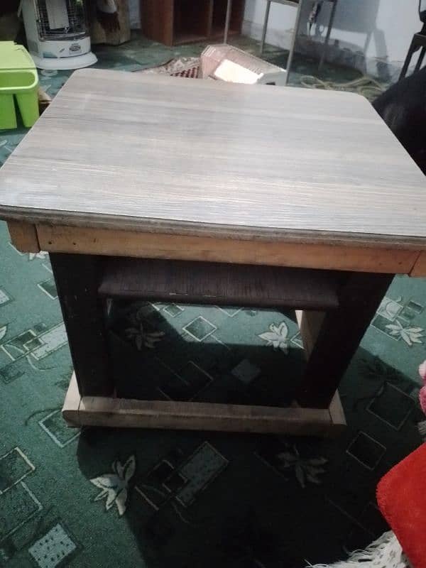 study table very good condition 3