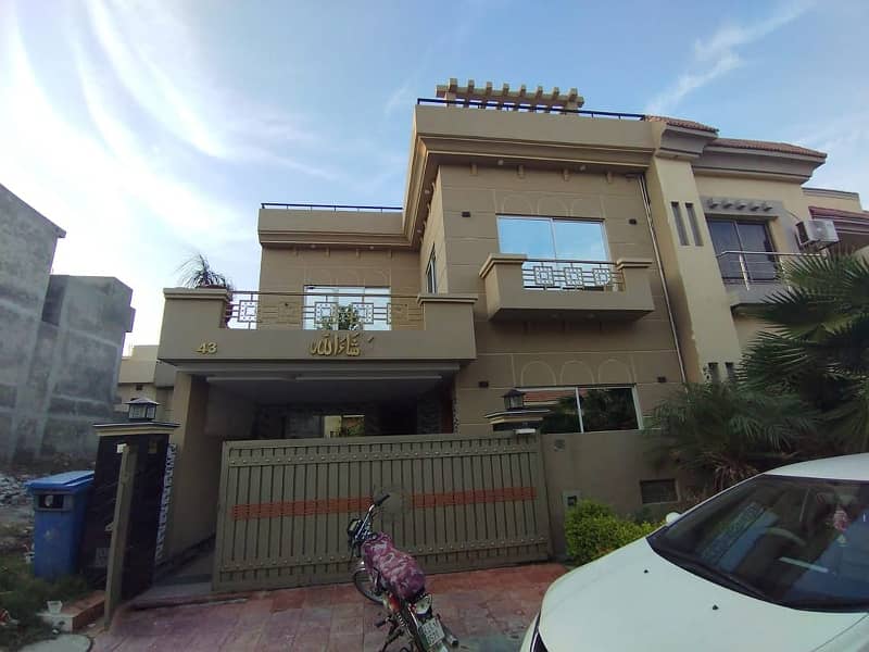 3 Bed Neat Clean Portion Available for rent in Gulraiz in very reasonable rent 1