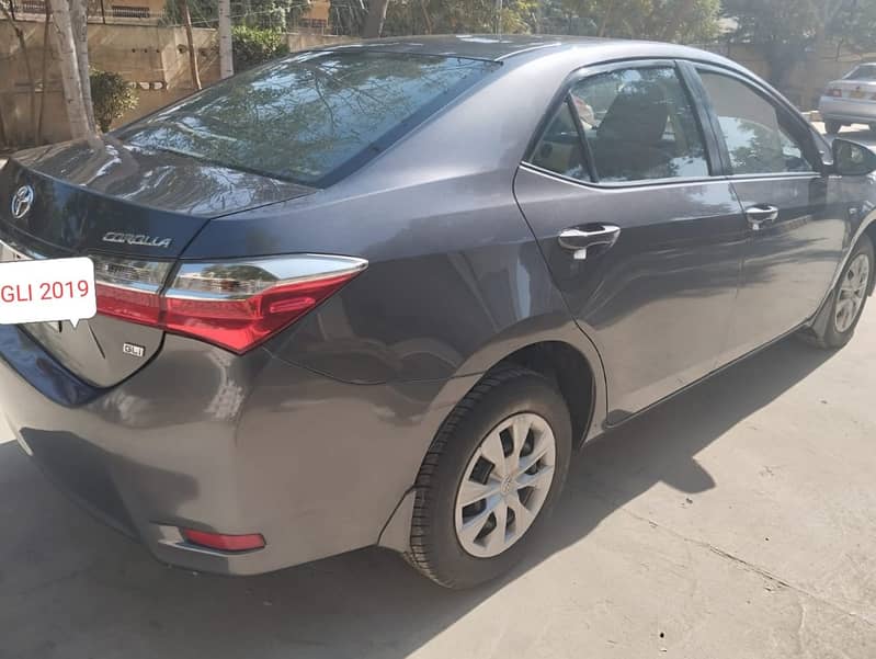 Toyota Corolla GLI 2019 better than Honda Civic & Elentra 9