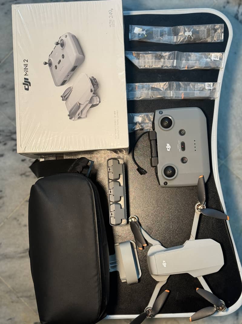 DJI MINI 2 FLY MORE COMBO in mint condition 5