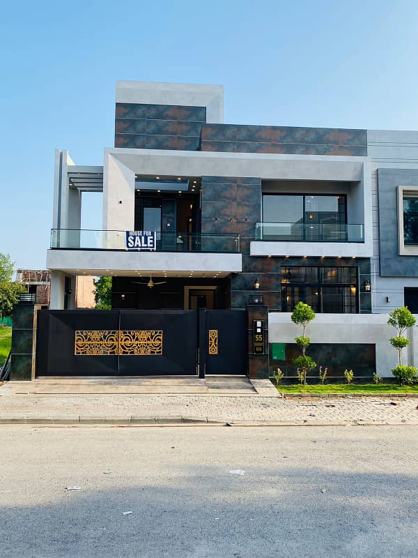 Luxurious 10 Marla -Stylish House for Sale in Bahria Town Lahore - Ghaznavi Block 10