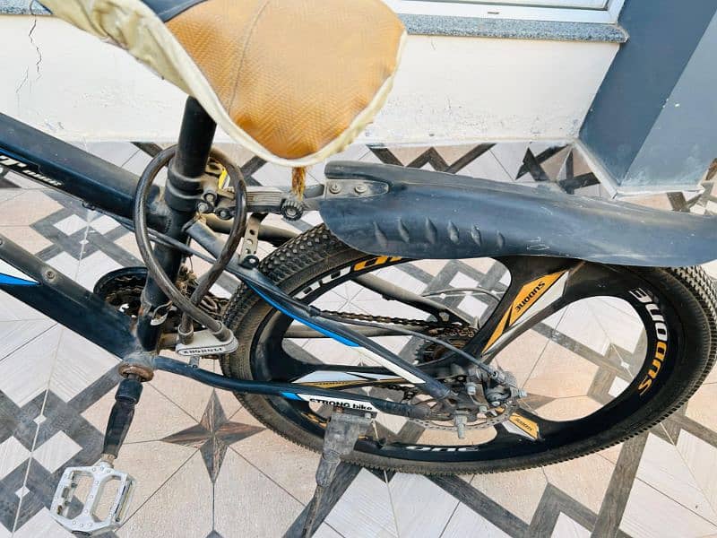 URGENT SALE Gear bike used only one monthh 3