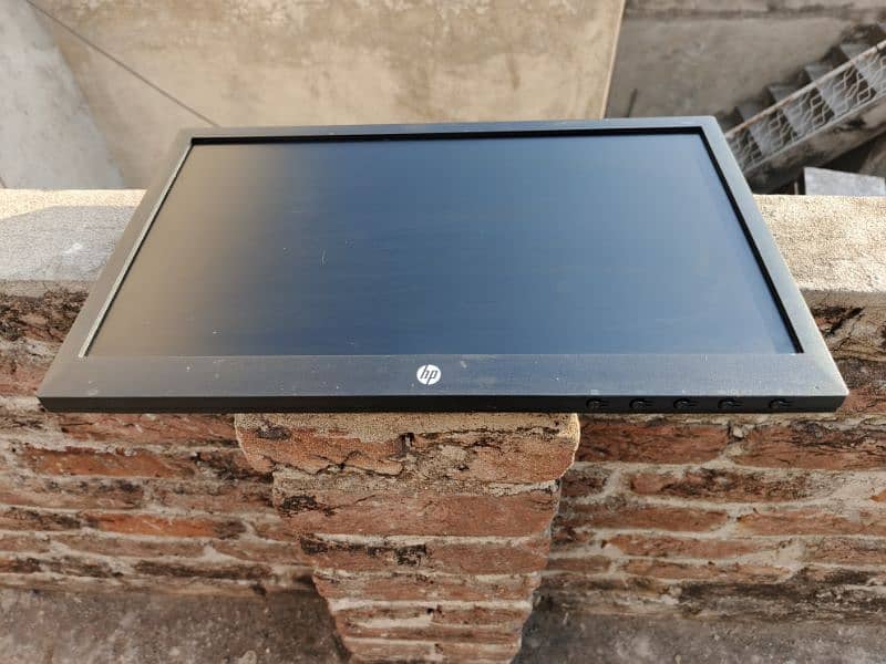 hp LCD monitor 18.5 inch 0