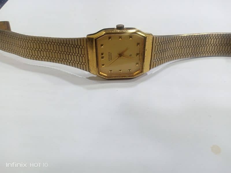 Vintage Citizen Japan Quartz watch Golden slim square shaped 6