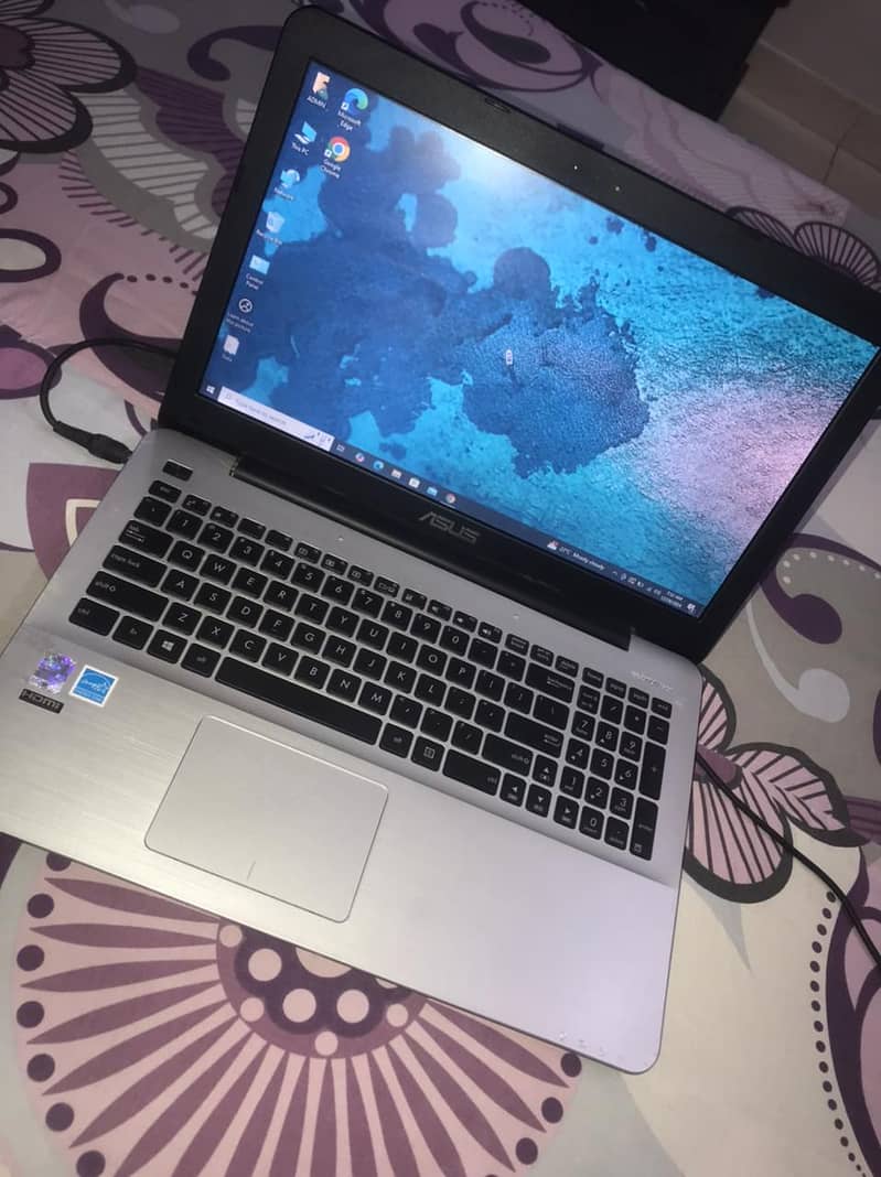 ASUS Laptop 3