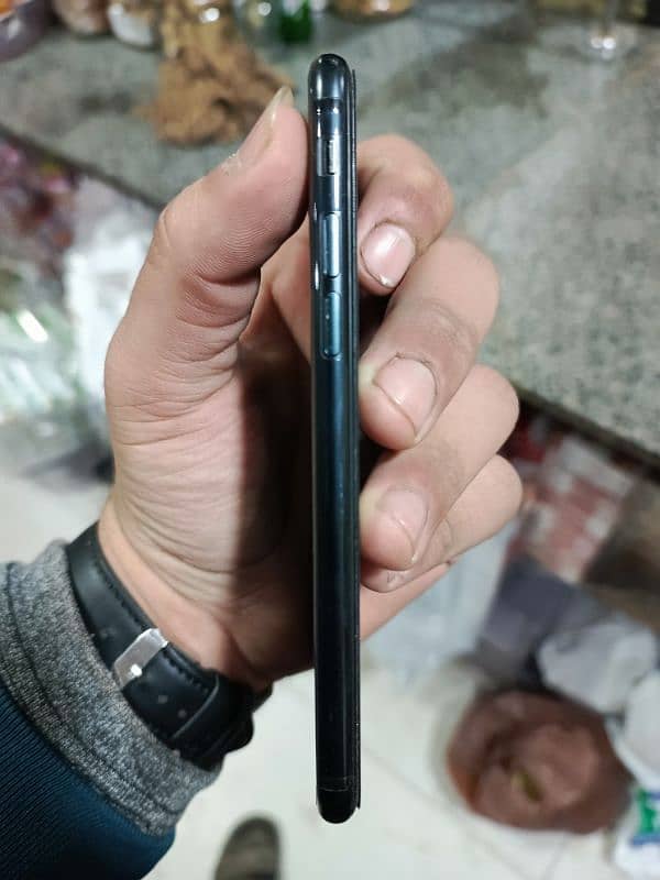 Iphone SE 2020 Non PTA 10/10 Condition 3