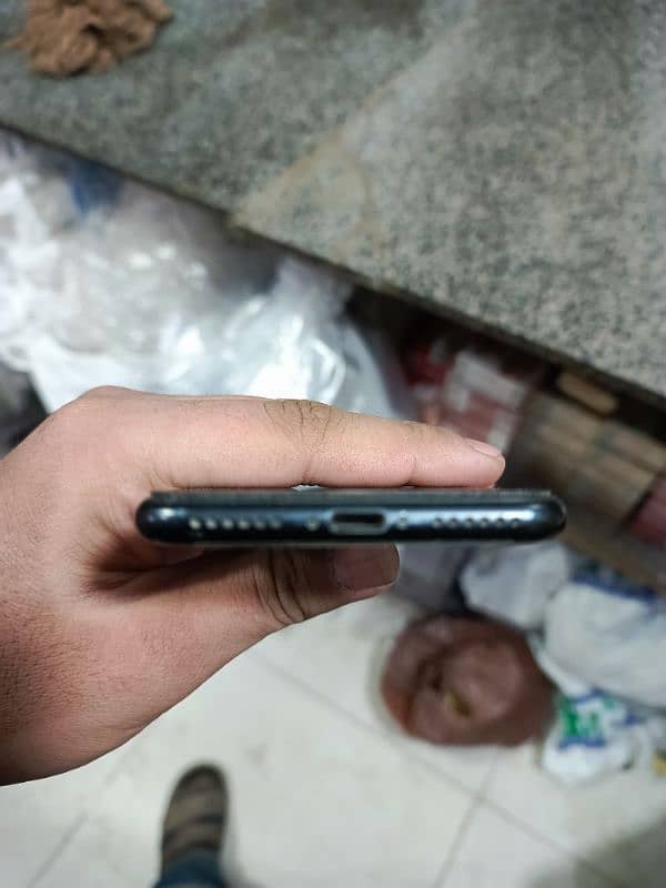 Iphone SE 2020 Non PTA 10/10 Condition 4