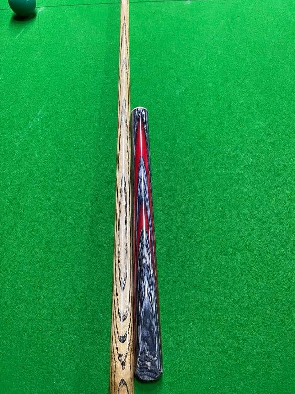 Snooker Cue with Box 0