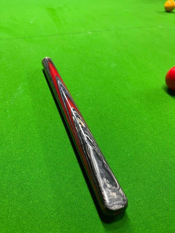 Snooker Cue with Box 1