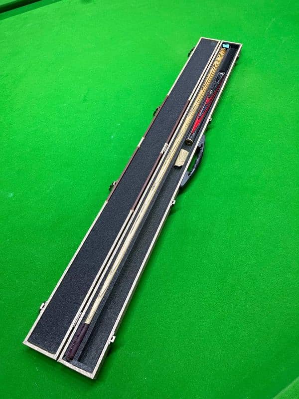 Snooker Cue with Box 3