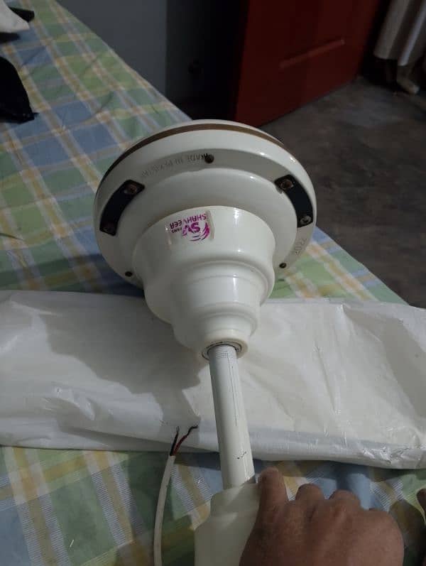 only 3 month used new roof fan for sale 2