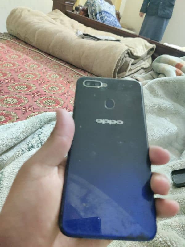 oppo F9 4gb 64gb 3