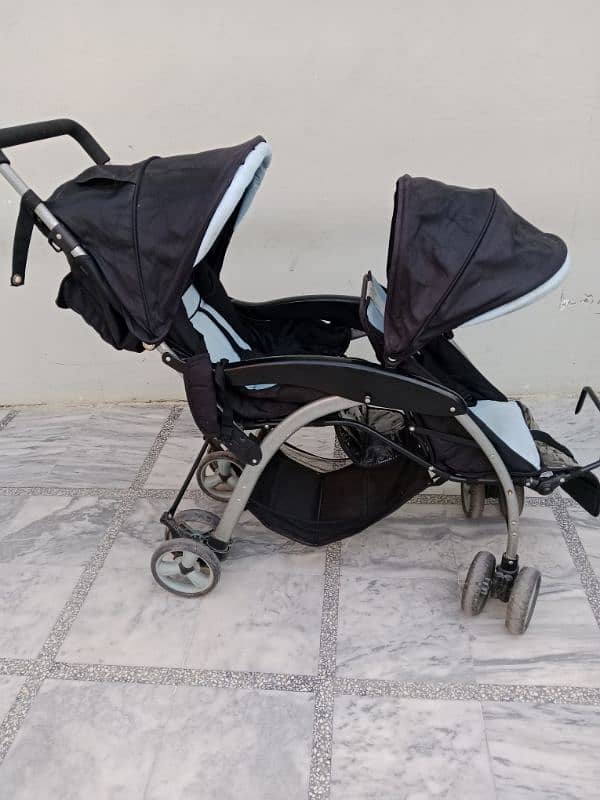 Double baby pram 2