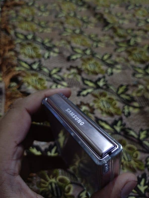 Samsung Z Flip 5  8/512 7