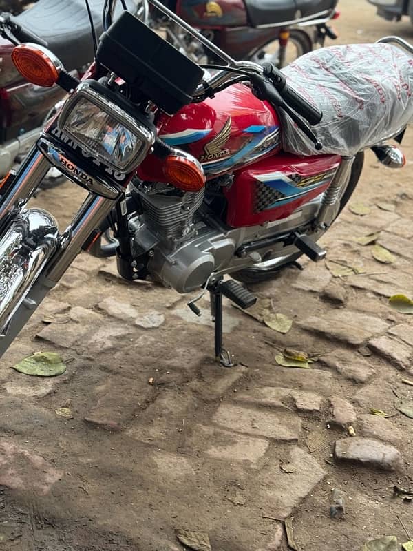 fully new bike everything is original contact number 03024957160 1