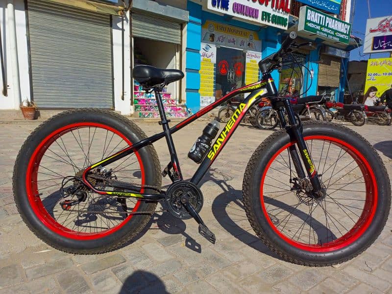 IMPORTED 26" FAT BIKE - MOUNTAIN BICYCLE 1