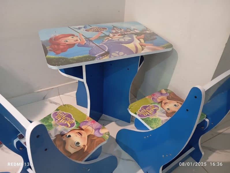 kids study table with 2 chairs 1