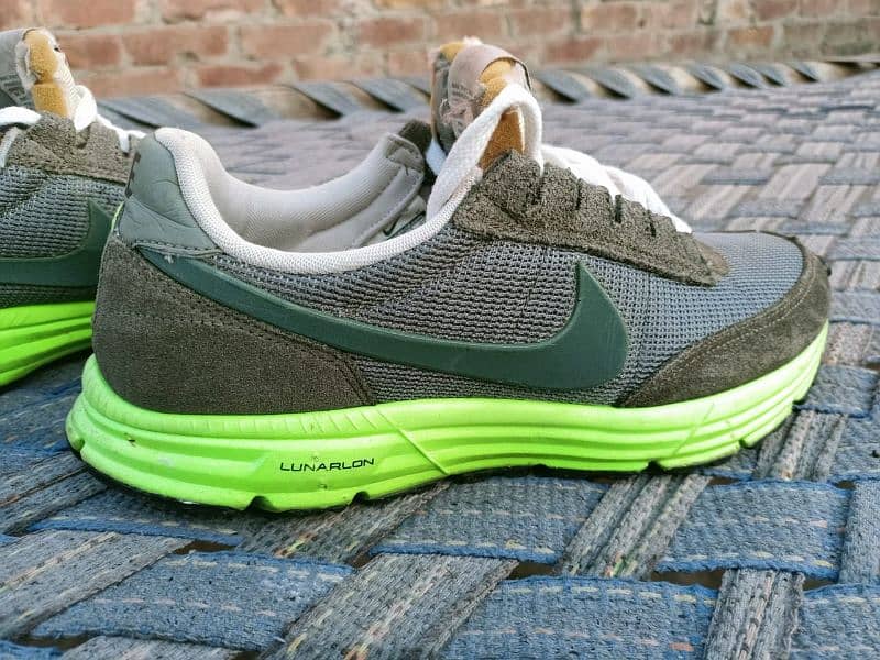 Nike original medicated shoe lunarlon for sports size 40 0