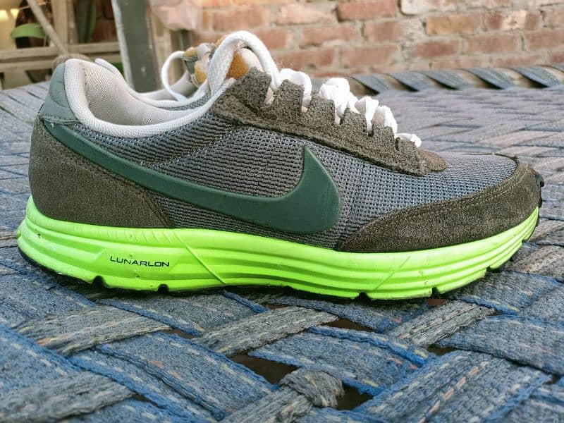 Nike original medicated shoe lunarlon for sports size 40 4