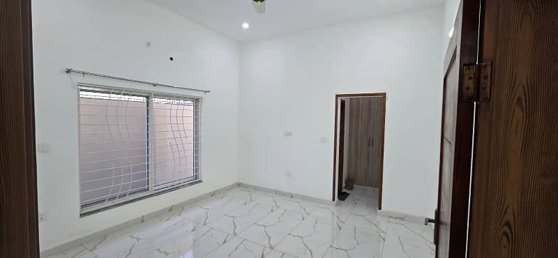 10 MARLA BRAND NEW HOUSE FOR SALE IN JUBLIEE TOWN BLOCK B 10