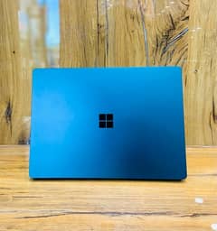 MicroSoft Surface Laptop3 i7-10th Gen 16GbRam 512GbSSD Intel Iris Plus