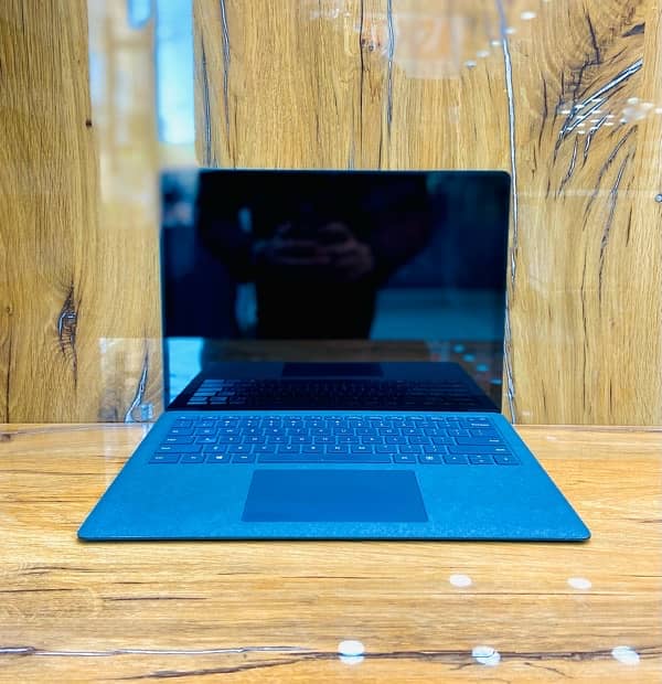 MicroSoft Surface Laptop3 i7-10th Gen 16GbRam 512GbSSD Intel Iris Plus 2