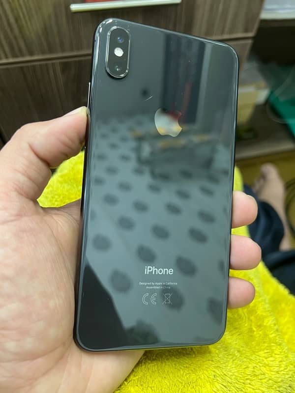 iPhone Xs Max 1